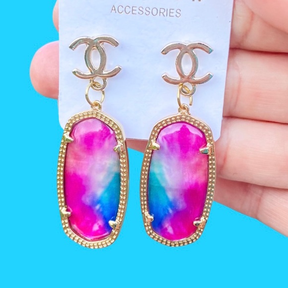 Jewelry - ✨NEW✨Luxury Design Pink Summer Tie Dye Kendra Style Earrings!!